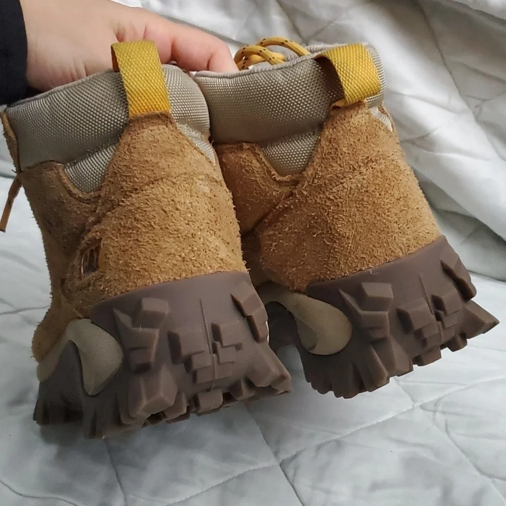 CAT Intruder Ply Unisex suede boots